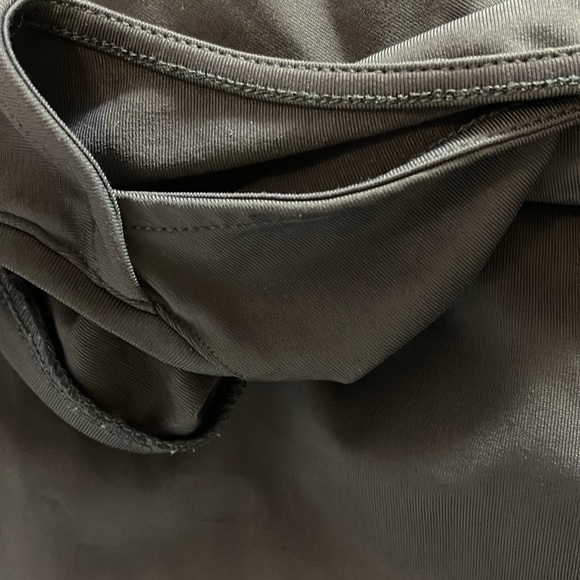 Rw&Co size women’s medium blouse style sleeveless top in navy blue - Picture 4 of 5